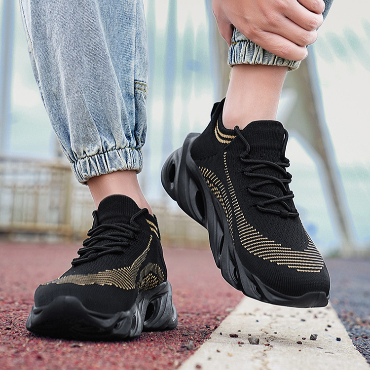 Nova Pulse Sneakers